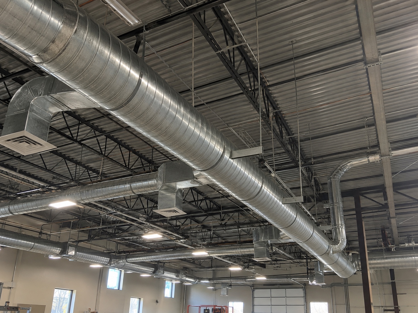 Commercial HVAC ductwork installed overhead
